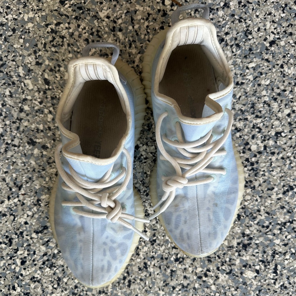 Yeezy MONO ICE Sneaker